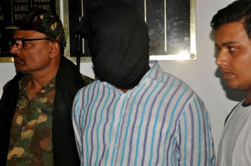BODHGAYA, MAY 10 (UNI)- Rakesh Ranjan Yadav alias Rocky, being produced before mediapersons after his arrest in connection with the Aditya Sachdeva murder case, during a press conference at Bodhgaya police station in Gaya district on on Tuesday. UNI PHOTO-23U