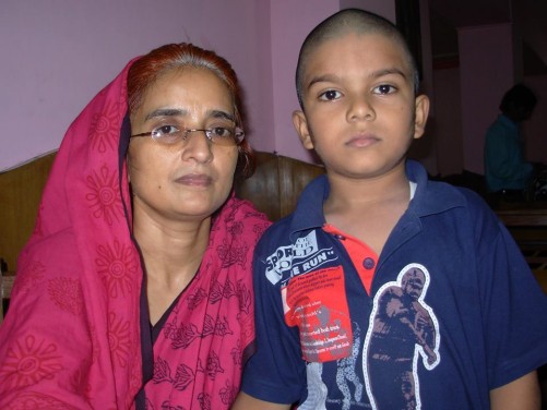 अर्चना सिंह अपने बेटे के साथ