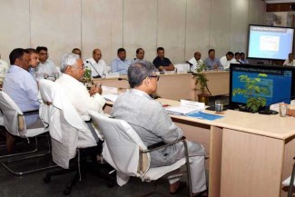 PATNA, APR 1 (UNI):- Bihar Chief Minister Nitish Kumar attend presentation by Inland Waterways Authority of India (IWAI) on the proposed National Waterways-I project in Patna on Saturday. UNI PHOTO-99U